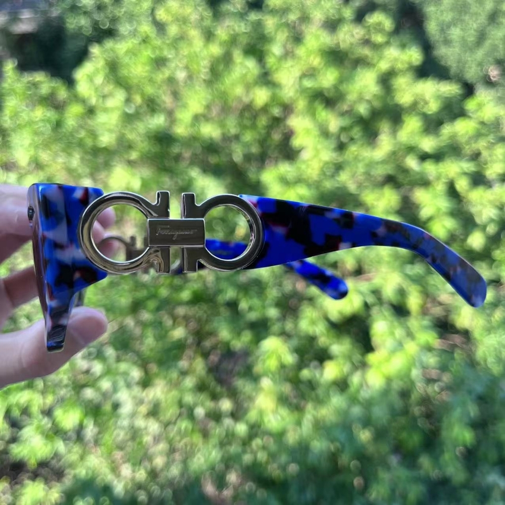 GUCCI Sunglasses - Picture 2 of 8